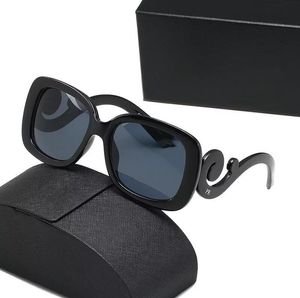 Las mejores gafas de sol de lujo, lentes polaroid, diseñador para mujer, gafas para hombre, gafas senior para mujer, montura de anteojos, gafas de sol de metal vintage con caja P1003 15 y 16 niña