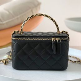 Sac fourre-tout de luxe haut de gamme Sac de créateur Sac de maquillage pour femme Sac à main rétro de style creux en diamant Avec miroir intégré Le style de conception de chaîne rétro est à la mode et exquis