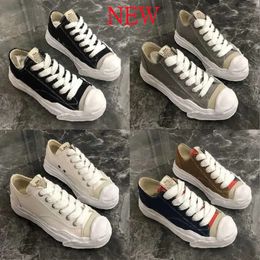 TOP Maison Mihara Yasuhiro Shoes Низкие парусиновые кроссовки для мужчин и женщин MMY Sport Streetwear Дизайнерские модные повседневные кроссовки Белый Черный Серый Желтый Красный Розовый С коробкой