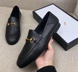 Los mejores zapatos planos para hombres y mujeres, zapatos formales de cuero con hebilla de metal de cuero de vaca genuino, mulas Princetown, zapatos formales con estampado floral y perezosos para hombres, grande 34-46