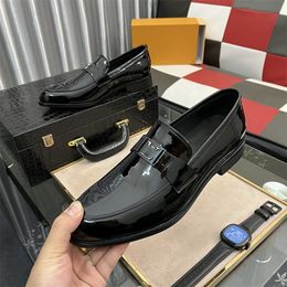 Top Men's Men Designer Dress Shoes Flat Formal Mens Oxfords Zapato casual Zapatos de cuero real Slip-on Plus Size Male Footwear 38-45