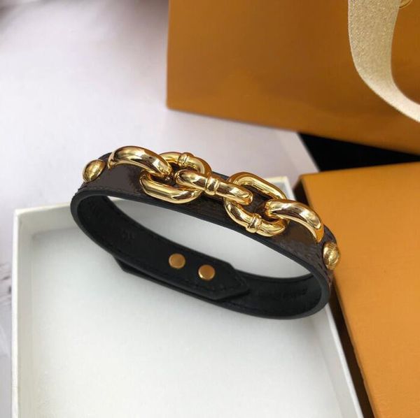 Top Hommes Femmes Charm Bracelets Luxe 18K Or Bracelets de manchette en cuir Créateur de mode Bijoux Bracelet Lady Accessoires de mariage Cadeau de la Saint-Valentin