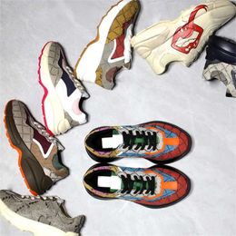 Top Männer Frauen Designer Turnschuhe Rhyton Plattform Freizeitschuhe Mode Vintage Daddy Sport Sneaker Luxusmarke Laufschuhe Chaussures Mehrfarbige Outdoor Traine