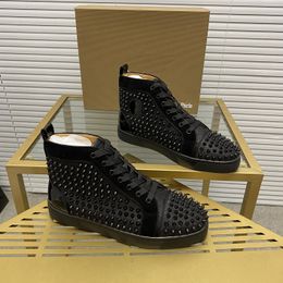 Top para hombre con estilo zapatos con tachuelas hechos a mano diseñador de cuero real estilo rock unisex suelas rojas zapatos de lujo moda para mujer zapato casual con incrustaciones de diamantes 00114