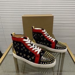 Top mens chaussures cloutées élégantes fabriquées à la main en cuir véritable designer style rock unisexe semelles rouges chaussures de luxe mode femmes incrustées de diamants chaussures décontractées 00171