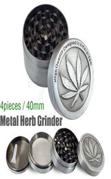 Top Metal Herb Grinder 4 pièces bon marché Tobacco Grinders Magentic conçu Amsterdam avec gratte-ciel de receveur de pollen 40 mm Couleur de gris 2700875