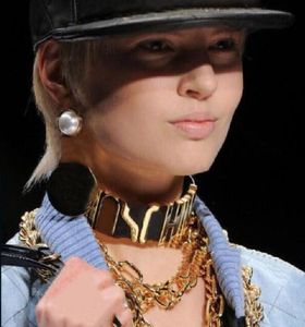 Top Metal PU Sautoirs Hommes Femmes Bijoux Hip Hop Colliers Accessoires Designer Neutre Lettre Collier Mignon Bonbon Couleur Lady Bracelet