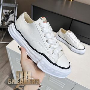 Top MMY Maison Mihara Yasuhiro Zapatos Diseñadores de moda Zapatillas casuales Zapatillas de deporte unisex Entrenador de lona Zapato de plataforma con cordones Punta en forma de lujo Hombres Mujeres Masaje Zapatilla de deporte