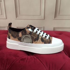 Top Nieuw aankomst Casual schoenen White Black Red Fashion Heren Vrouwen Leer Ademschoenen Open lage sport sneakers HCMKJJJJ215