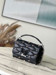 Top Nouveau sac pour femmes pour la chaîne d'embellissement en métal de luxe de haute qualité sac crossbody Black CowHide Handbag M24246 M24151