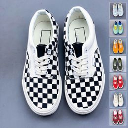 Top Old Skool plusieurs styles de couleurs chaussures décontractées sans lacets de style épaissis de style rascaté classique les chaussures de toile entière de filet plimsolls 93