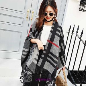 Top Original Bur Home Winter sjaals online shop 2023 Air Conditioning Room Checkered Shawl Sjaal Dual Use Dames Herfst en Koreaanse versie Veelzijdige verdikking