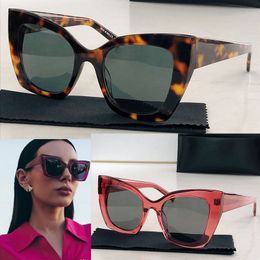 Top Diseñador original Gafas de sol hombres mujeres famosas de moda Clásico retro Cuadrado mariposa Sombras marca de lujo anteojos moda alta calidad carey 552