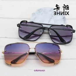 Top Originele groothandel Dita zonnebrillen online winkel Fashion New Style Metalen zonnebril voor heren en dames Gepersonaliseerde Punk Flip over Ocean Glasses YGX