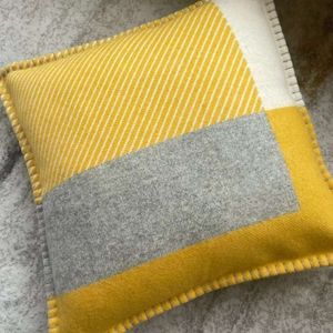 Couvertures et coussins épais de couleur jaune, nouvelle qualité supérieure, pour canapé de maison, beige, orange, noir, rouge, gris, marine, grande taille 245N