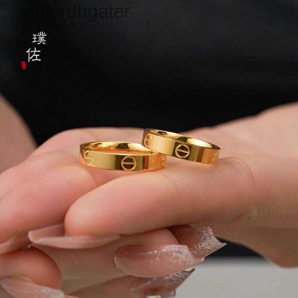 Top Quality 1to1 Femmes originales Designer Nouveau couple de série Love incolore Lovely donne de près Girlfriend Gift Fashion Versatile Designer Ring