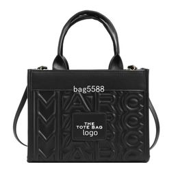 Top Calidad 2024 Nuevo diseñador Europa y American Leather Letter The Tote Bag Single Luxurious Shoulder Bolsas de gran capacidad Bag Bagbody Bag Fomens
