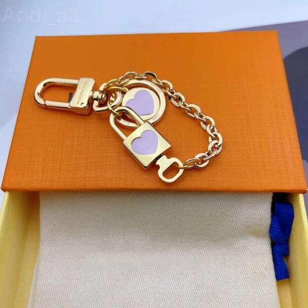 Keychains en métal exquis Keillers de créateurs de bijoux pour homme de charme pour femmes sacs de mode Pendante clés clés Top Top Key Chain Best Couple Gift With Original Box