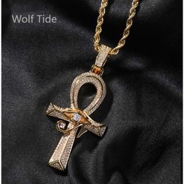 Topkwaliteit oude nieuwe mode horus oog anhe kruis hanger ketting 14k goud glanzende kubieke zirkonia rock hiphop veelzijdige accessoires bling cz stenen sieraden kraag