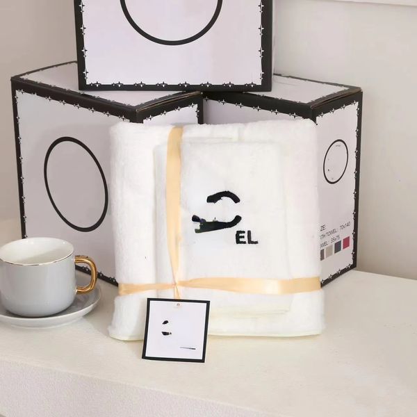 Набор банных полотенец высшего качества с вышитыми буквами, многоцветное модное впитывающее душевое полотенце для общежития и быстросохнущее пляжное полотенце