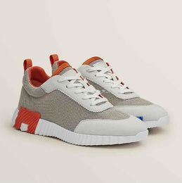 Zapatillas de deporte de rebote de alta calidad Diseño de malla para hombres Tejido de moda Suela de goma ligera Corredor para caminar informal Zapatillas técnicas Calzado cómodo EU38-45