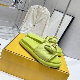 Topkwaliteit capsule Vamp-zak nylon Zomerstrandslippers open tenen luxe designer vakantieflats voor dames fabrieksschoenen met doos Gratis levering