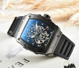 Fashion de qualité décontractée Hollow montre des hommes de luxe Skull Sport Sport Quartz Watch Silice Gel Sport Quartz Watchs Whole4781378