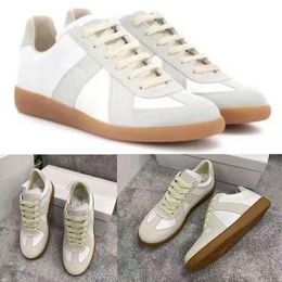 topkwaliteit casual schoenen klassieke zwarte mm schoenen retro designer casual sneakers mannen en vrouwen platte slijtvaste zolen eenvoudig ontwerp 35-45 s