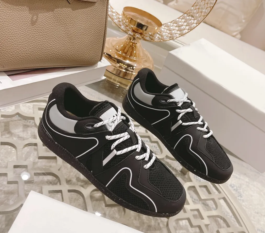 Top Shoes Casual Sapatos Confortáveis ​​respiráveis ​​respiráveis ​​e descontraídos Sneaker Flow Runner Designer Mulheres Treinadores Esportes de moda Sapato de corrida