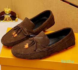 Chaussures décontractées de qualité supérieure Designer loisirs italiens hommes classiques en métal doré à carreaux en cuir plat bureau chaussures habillées de marche.