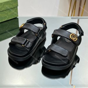 Zapatos informales de alta calidad Designadoras de diseñador Sandalias de mujeres Mujeres Sliders de alta calidad Sliders Gold Buckle Funcilos de cuero Hook Shoule Acolchado Casua de verano Casua