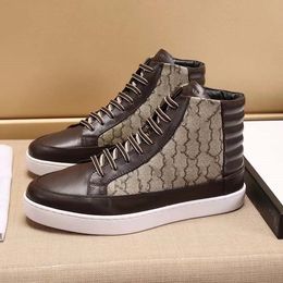 Top Quality Casual Chaussures Designer de luxe Bee Ace Sneaker Chaussures High Top Baskets en cuir Bees Stripes Chaussure Marche Sports Hommes Femmes Formateurs Scarp