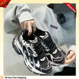 Casual schoenen van topkwaliteit Triple S 7.0 Runner Sneaker Designer Hottest Tracks 7 Tess Gomma Paris Speed Platform Mode Buitensporten