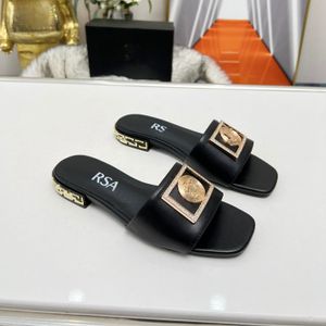 Top qualité Designer beauté tête sandales célèbres Medusa pantoufles Lwo chaussures à talons de luxe Sandale en cuir mode femmes hgfd3223