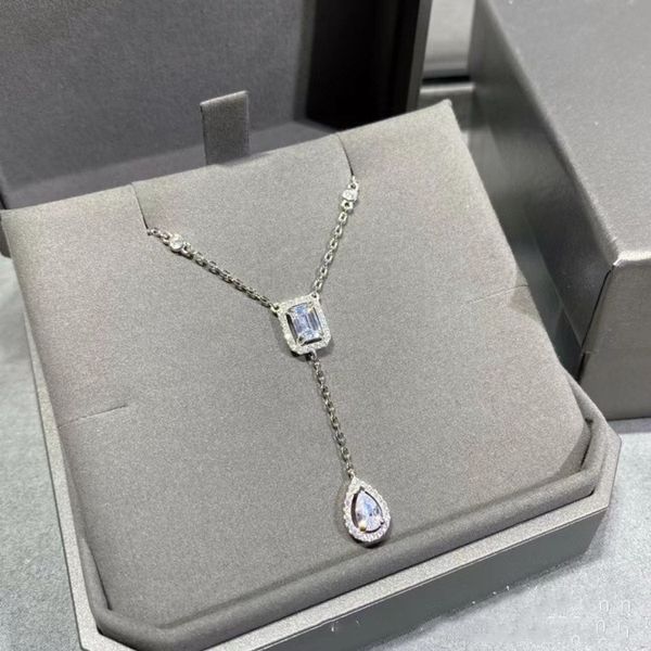Collar de diseñador de alta calidad con tres diamantes para mujer, colgante deslizante de diamante completo, cadena de clavícula rodante flexible
