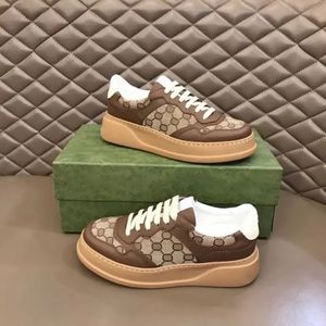 Top Designer schoenen Vrijetijdsschoenen Luxe hardloopschoenen Trainers Chunky Veterschoenen van rundleer Platte schoenen Heren Dames Sneakers met print en reliëf Canvas Trainers