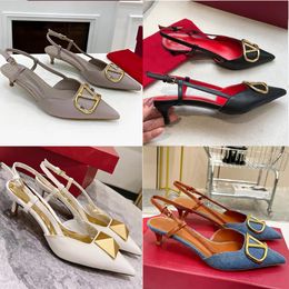 Topkwaliteit Designer Slingbacks Echt lederen casual sandalen vrouwen lage hiel enkelriem riem klinknagel kristallen metaal gespottende decoratie feestjurk schoenen