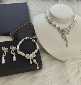 Topkwaliteit diamanten luxe parels hanger kettingen voor vrouwen klassieke stijl fabrikanten heler merkontwerp vintage popular2713482