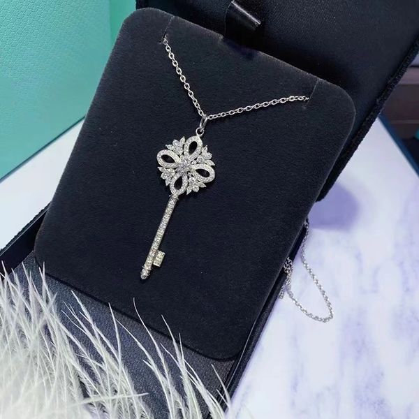 Collier de créateur de pendentif diamant de qualité supérieure Sterling Sier Gold Key Colliers pour femmes Chaîne de pull de mode