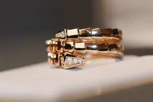 2023 Luxe kwaliteit charme punk band ring slangvorm met diamant in 18k rose verguld v goud materiaal met stempeldoos PS4482A