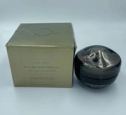 Hochwertige Gesichtscreme. Japanische Future Solution Regenerating Total Night Cream 50 ml Lotion