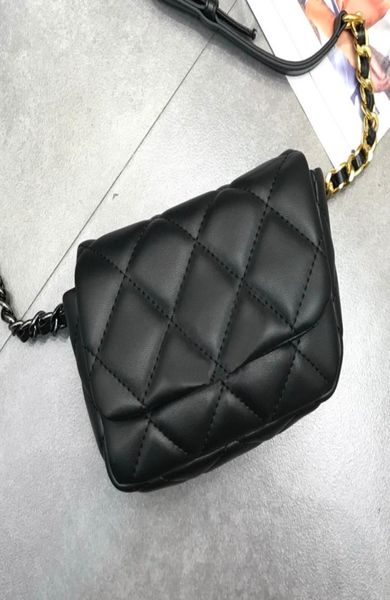 Top qualité célèbre nouveau sac de taille de poche en cuir véritable d'agneau avec sac de ceinture de chaîne noir classique diamant motif à carreaux femmes032388674