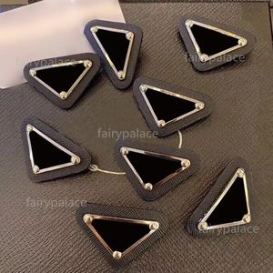 2021 Designer Letter Brooches Pins for Women and men Top Quality Fashion triangle Brooch Pin Jewelry Accessories gift