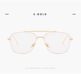 Design de la mode de qualité supérieure MAN SUMPLASSES 006 Frames carrés vintage Style populaire UV 400 Protecteurs Eyewear extérieure