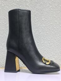 Talons de luxe de la mode de qualité supérieure Femmes Boot Square Toes bouton en cuir authentique High Talèled Talon grossier 75cm chaussures Lady Shoe Grand2720145