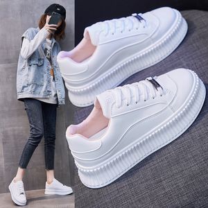 Topkwaliteit Mode Witte Schoenen Dikke Bottom Board Sports Sneakers Trendy Dames Casual Trainers Outdoor Jogging Walking Maat 36-40