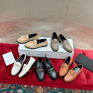 Topkwaliteit platte loafers slil-on schoenen damesschoenen gesp echt leer vakantieschoenen luxe designer loafers voor dames met doos fabrieksschoeisel