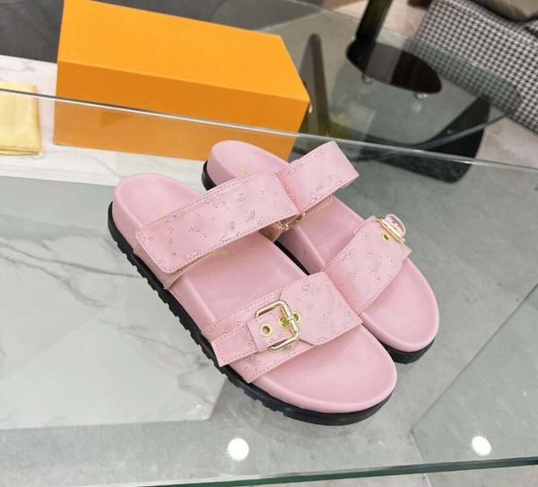 Top de qualité plate pantoufle Sandals Sandals Beach Designer Slides for Women's Holiday Walking Shoes Footwear Box