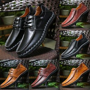 Topkwaliteit lederen luxe designer merk mannelijke casual schoenen veter-up of slip-on heren pak schoen jurk schoenen zapatos chauffeurs brood