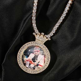 Hip Hop de qualité supérieure Nouvelle couronne personnalisé photo ronde pendentif blanc couleur or couleur cuivre bling cubic zirconia personnalité bricolage image commémorative cz bijoux en pierre pour hommes femmes